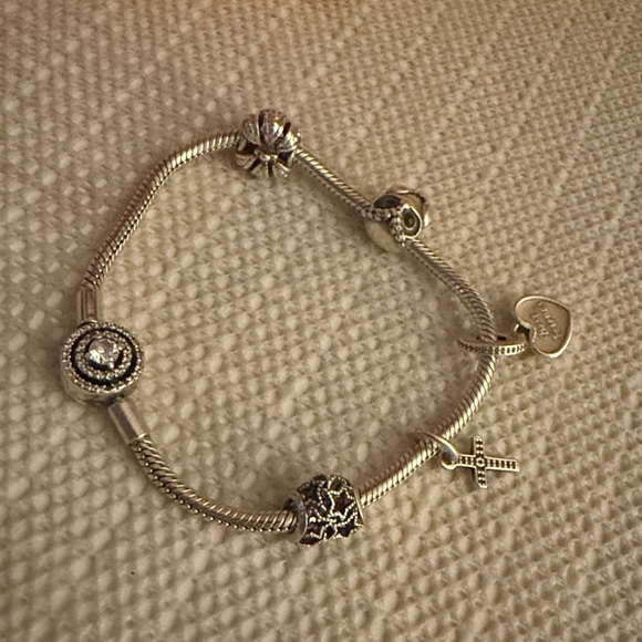 Pandora Silver Charm Bracelet with Pandora Charms 7.5 price is firm!!!! - Picture 3 of 11